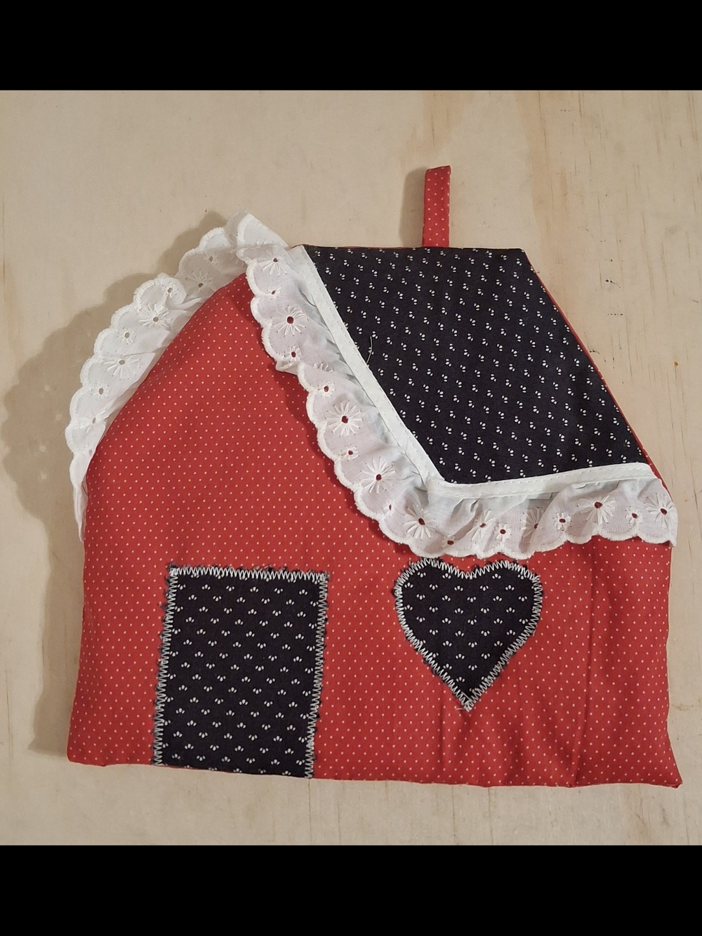 Vtg Handcrafted house-shaped decorative wall hanging, red&black polka dot fabric